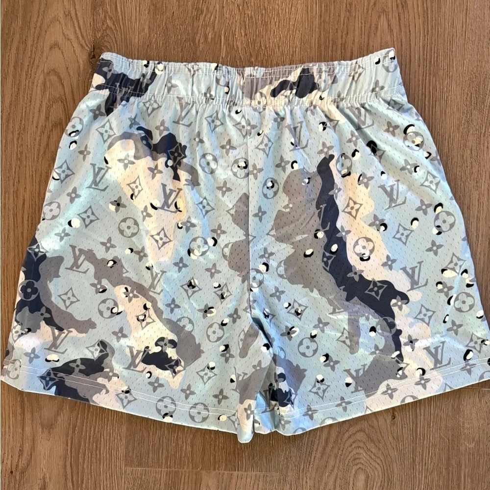 Bravest Studios x Louis Vuitton Camo in Light Blue - Picture 3 of 4